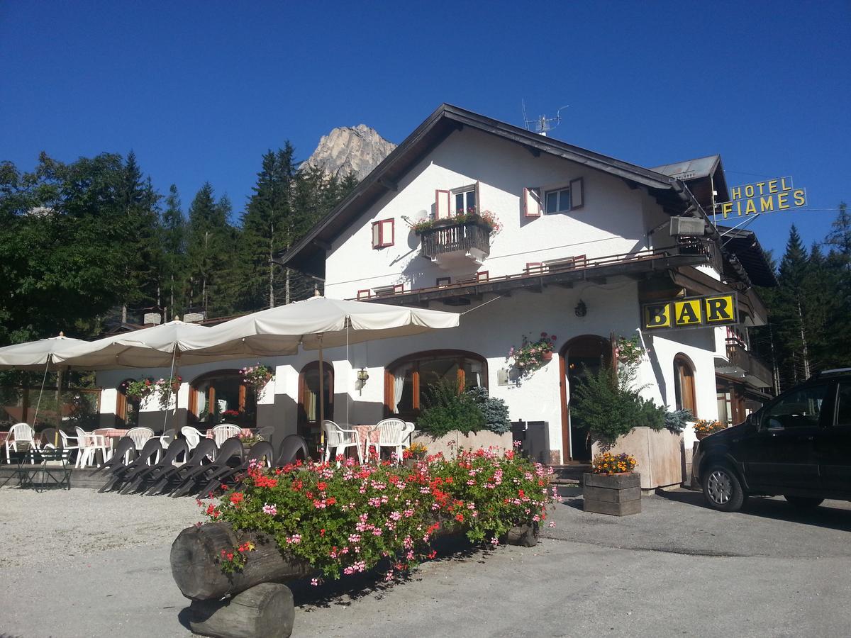 Hotel Fiames Cortina d'Ampezzo Exterior photo