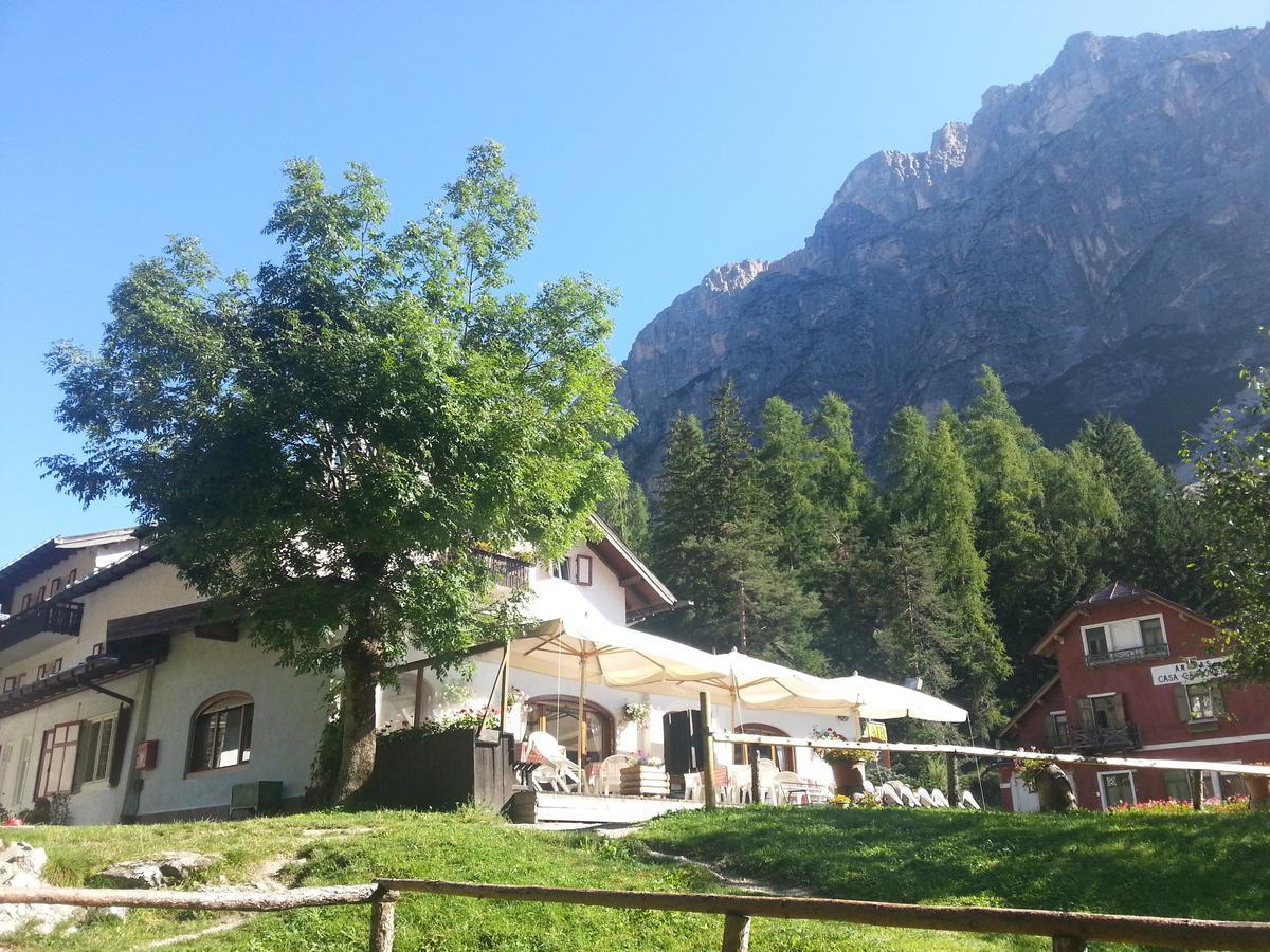 Hotel Fiames Cortina d'Ampezzo Exterior photo