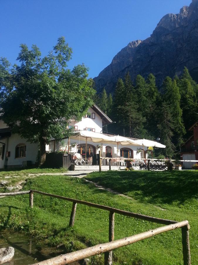 Hotel Fiames Cortina d'Ampezzo Exterior photo