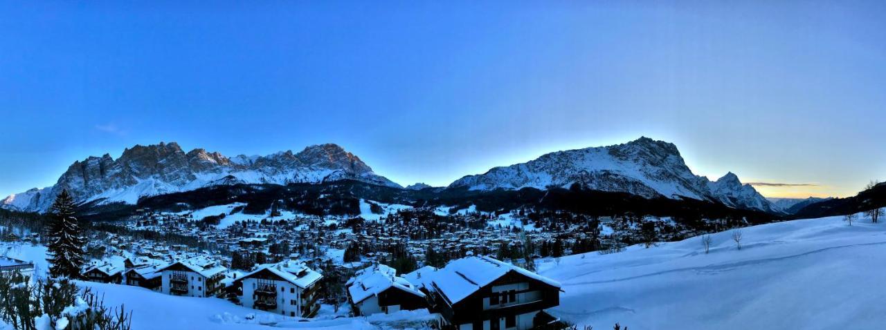 Hotel Fiames Cortina d'Ampezzo Exterior photo